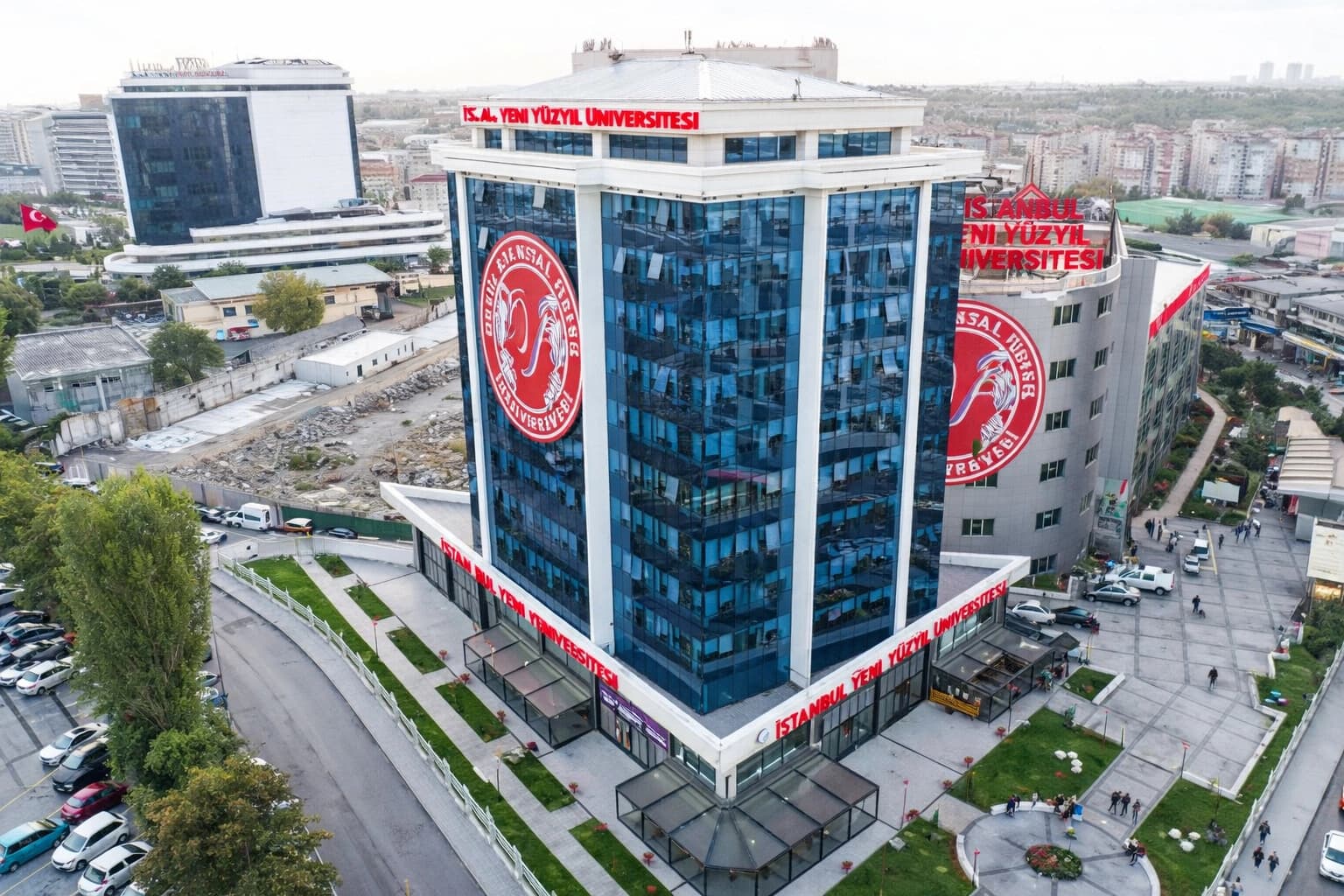 ISTANBUL ISTINYE UNIVERSITY